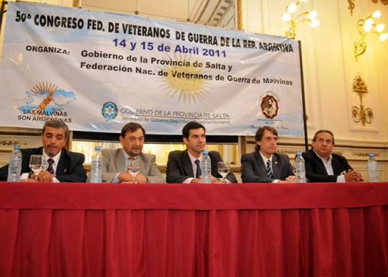 Gobernador en Congreso de Veteranos de Guerra