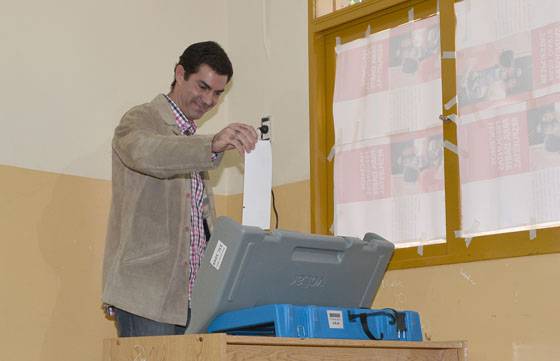 El voto electrónico garantiza mayor participación y transparencia destacó Urtubey