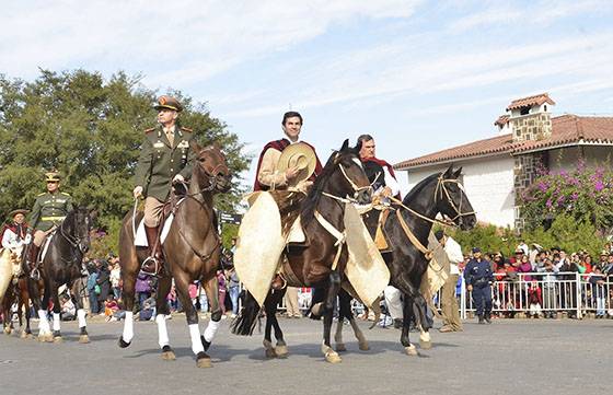 Con el tradicional desfile, Salta rindió homenaje al héroe gaucho Martín Miguel de Güemes