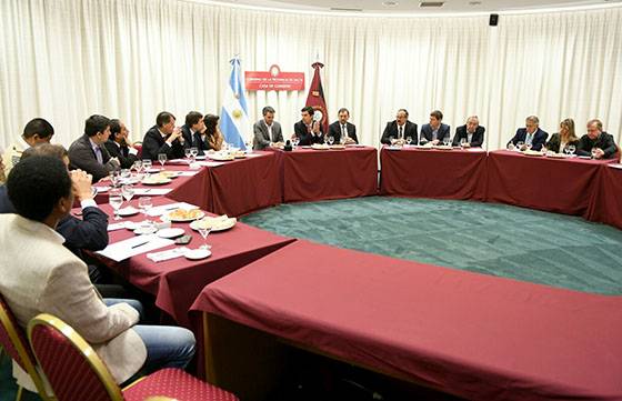 Urtubey dialogó con representantes de los partidos que integran el frente de gobierno