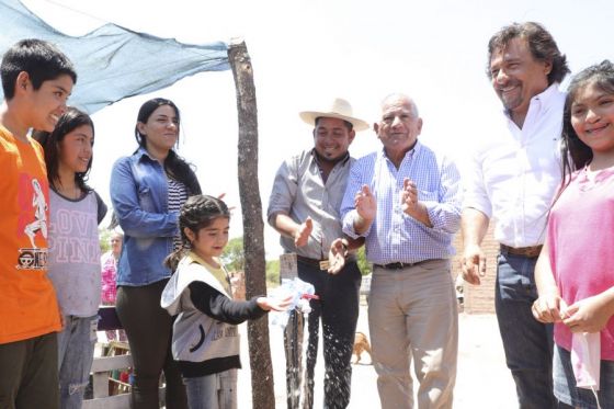 Importante inversión de la Provincia en Joaquín V. González permitirá que miles de familias tengan conexión a la red de agua