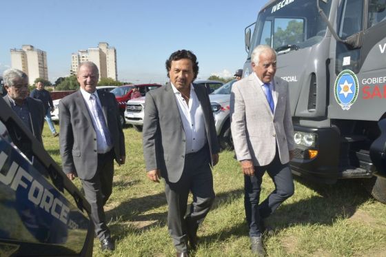 Se invirtieron más de 600 millones de pesos para combatir incendios: Sáenz entregó nuevo equipamiento