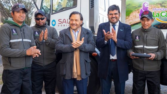 Gestión de residuos: El Gobernador entregó a La Caldera un camión recolector y compactador