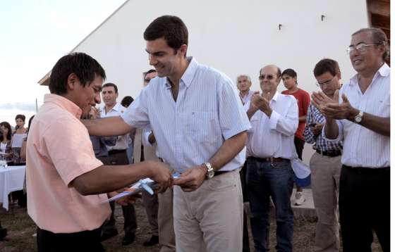 El Gobernador entregó viviendas a ocho familias en Campo Quijano