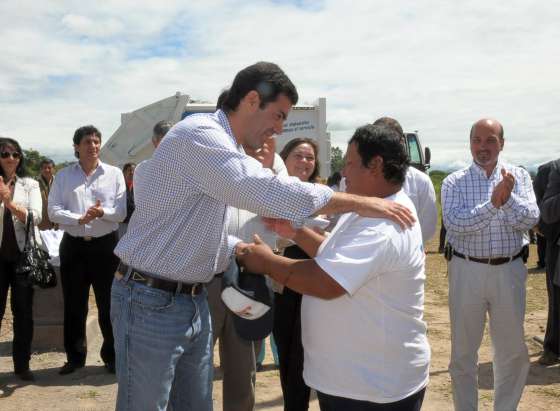 El Gobernador recorrió obras en el municipio El Bordo