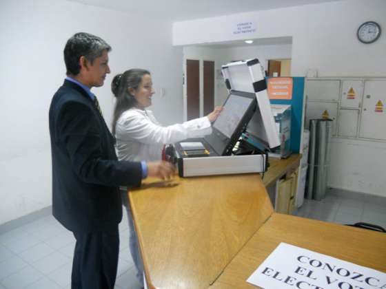 En el ministerio de Justicia se capacita sobre voto electrónico