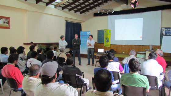 Loutaif se reunió con apicultores y anunció el inicio de la construcción de la sala de extracción