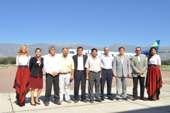 Se inauguró el vuelo que une Salta con Cafayate