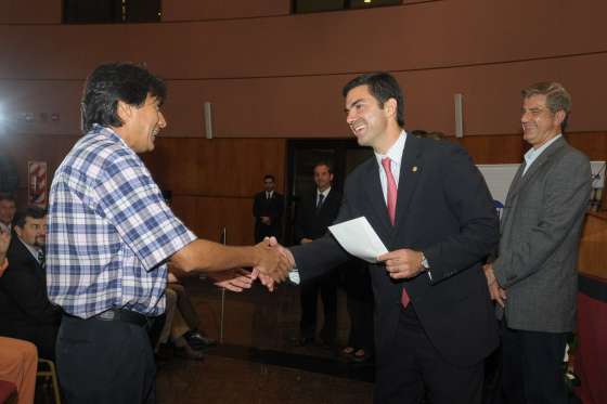 “El único objetivo de la gestión es elevar el piso de equidad e inclusión”, dijo Urtubey en una entrega de microcréditos