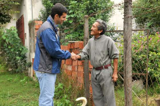 “Nosotros tomamos la decisión de privilegiar el compromiso con los que menos tienen” dijo Urtubey en villa Unidad