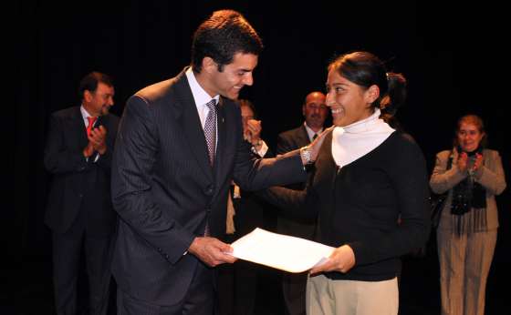 El Gobierno entregó 544 nuevas becas para alumnos de Nivel Terciario y Universitario