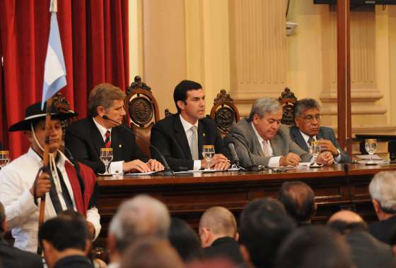 “Trabajo para que esos salteños que aún no pueden soñar con una vida mejor, vivan una vida mejor”, ratificó Urtubey ante la Asamblea Legislativa