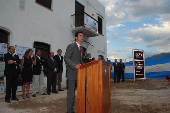 “Queremos dejar atrás tanta precariedad y ponernos a trabajar juntos” dijo Urtubey en Cafayate