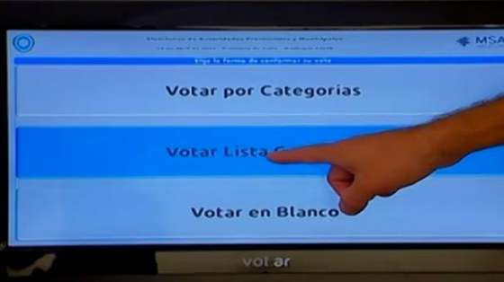 Sesenta veedores observaron la implementación del voto electrónico en Salta