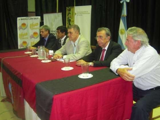 En Orán se debatió sobre la protección de frutos tropicales con especialistas españoles