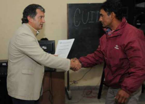 Nuevas familias de Rosario de la Frontera recibieron la escritura de sus terrenos