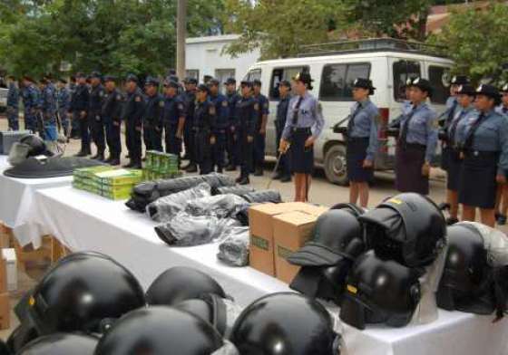 Policía de Metán y Orán recibieron equipamiento de seguridad e informática