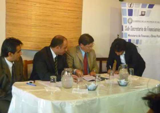 Diez municipios recibieron equipamiento mobiliario para 100 puestos de trabajo