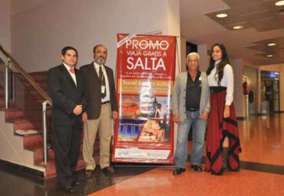 Llegaron a Salta los primeros turistas con la “tarifa cero” de Aerolíneas Argentinas