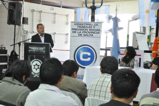Capacitaron en electricidad domiciliaria a pobladores de cinco municipios del interior