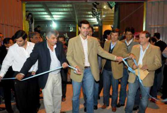 El gobernador Urtubey inauguró las nuevas intalaciones del complejo deportivo de Campo Santo