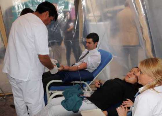 Urtubey alentó la donación voluntaria de sangre: “Debería ser una buena costumbre”, dijo