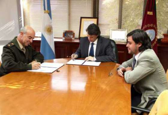 El Gobierno formalizó con el Ejército distribución de las garrafas solidarias en los barrios salteños