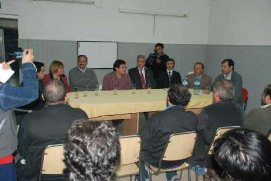 Articulan trabajo multidisciplinario para buscar soluciones a la crisis forestal