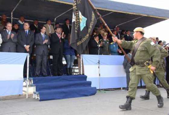 Actos y desfile en Salta para conmemorar la Revolución de Mayo