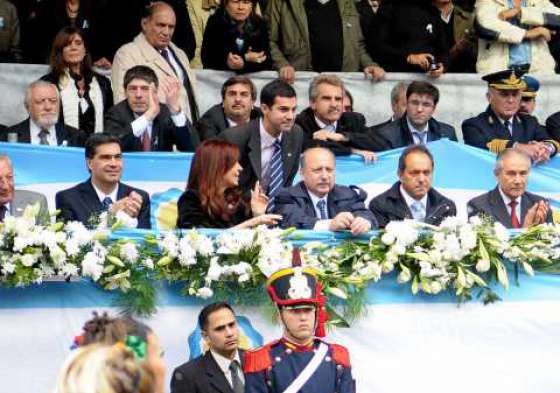 En Resistencia Urtubey participó de los actos celebratorios del 25 de Mayo