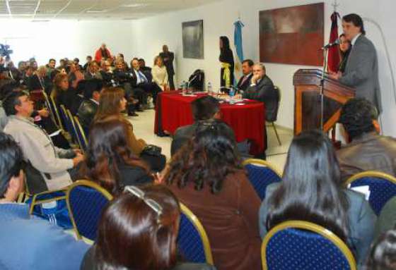 “Debemos transformar la democracia formal en una democracia real”, dijo Kosiner en el encuentro de concejales provinciales