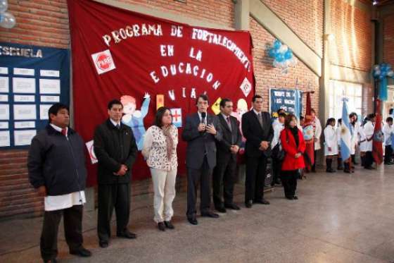 Entregaron a escuelas material didáctico sobre educación vial