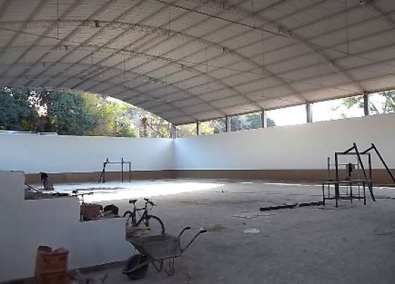 Se construye un gimnasio para un Colegio de Vaqueros
