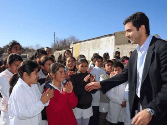 Urtubey inauguró aulas en la escuela de La Candelaria