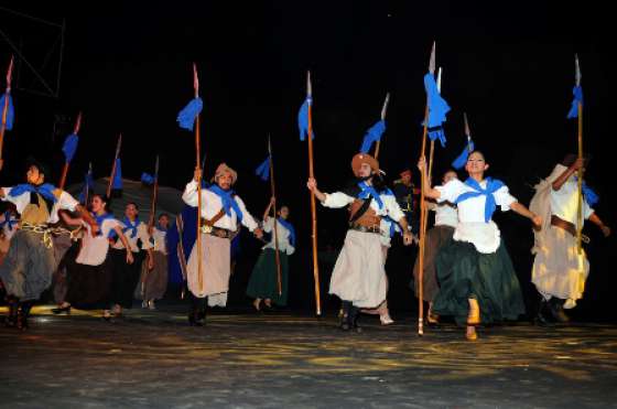 Exitoso debut del Ballet Folklórico ante miles de personas