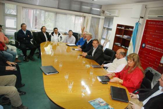 Gobierno y sector tabacalero analizaron las perspectivas económicas de la próxima campaña