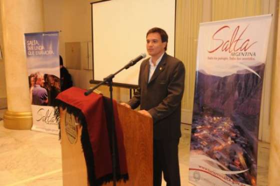 El ministro de Turismo presentó la campaña publicitaria de invierno