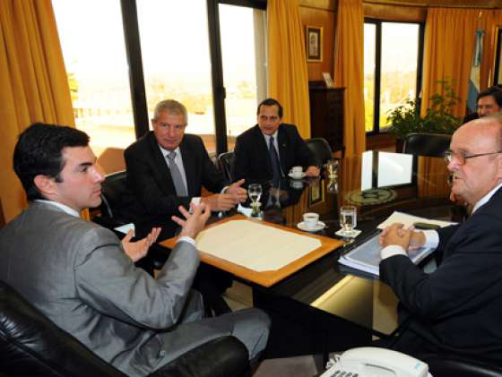 El gobernador Urtubey recibió al presidente de la Unión Industrial Argentina