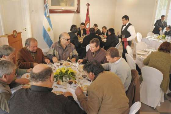 Urtubey instó a intendentes y jefes comunales electos a prepararse para los tiempos que vienen