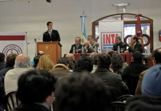 Urtubey dijo que los problemas estructurales se resuelven con  la sustentabilidad de los procesos económicos