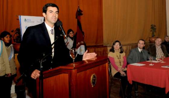 Urtubey participó en la presentación del libro 