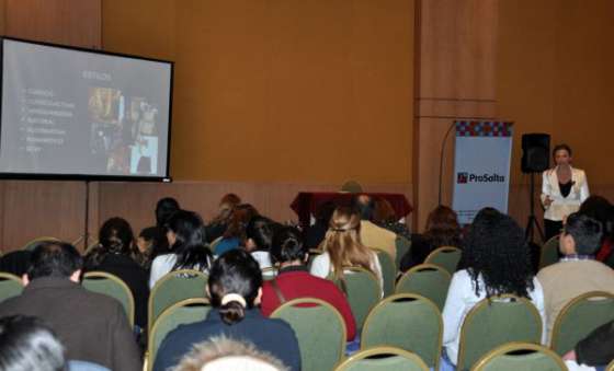 Finalizó con éxito un curso de imagen corporativa