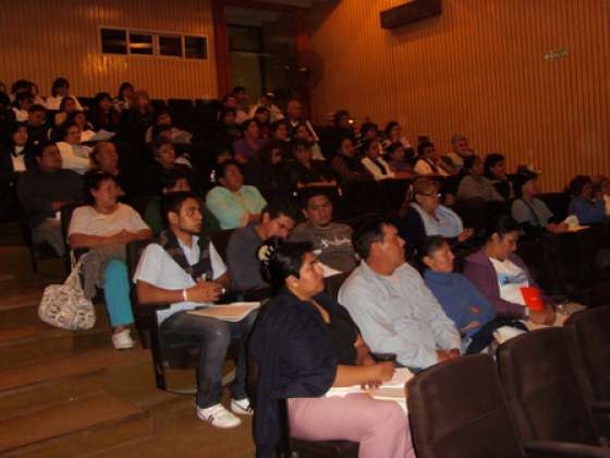 Ambiente capacita a personal de hospitales del interior sobre gestión de residuos peligrosos