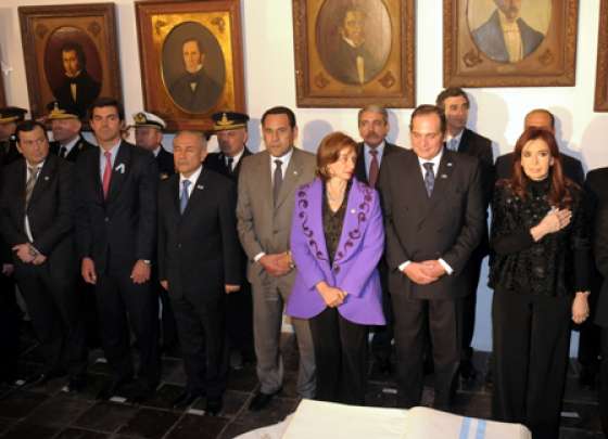 El gobernador Urtubey asistió a los actos del 9 de Julio en Tucumán