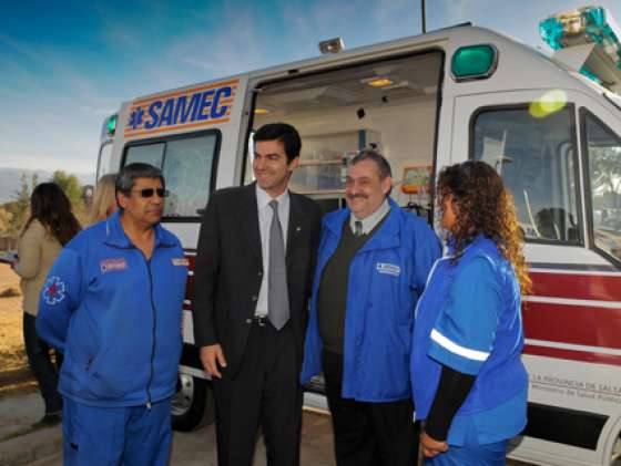El Gobierno reforzó el equipamiento del SAMEC con cinco nuevas ambulancias