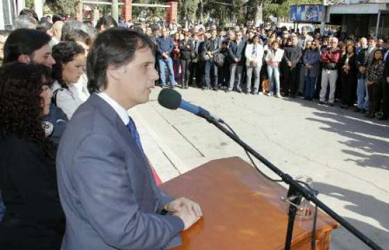 El ministro Kosiner asistió a la inauguración del 12º Centro de Documentación Rápida