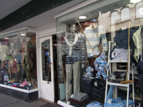 Se continúa informando a los locales comerciales sobre derechos del consumidor