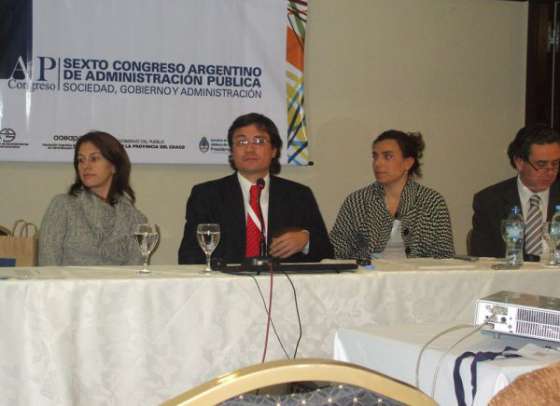 En un congreso de administración pública Salta presentó los beneficios del voto electrónico