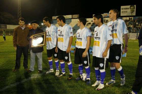 El Gobierno provincial homenajeó al ascendido Gimnasia y Tiro