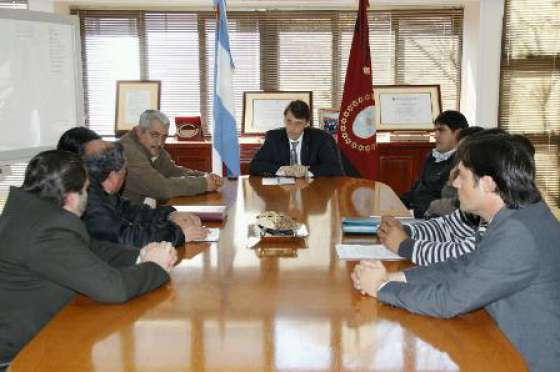 El Ministro de Gobierno reunió con la Confederación de Centros Vecinales de Salta